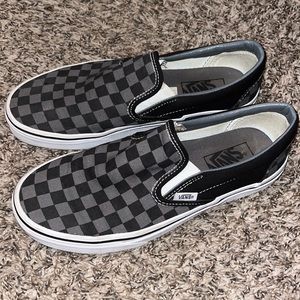 🖤🤍 Vans Slip ons